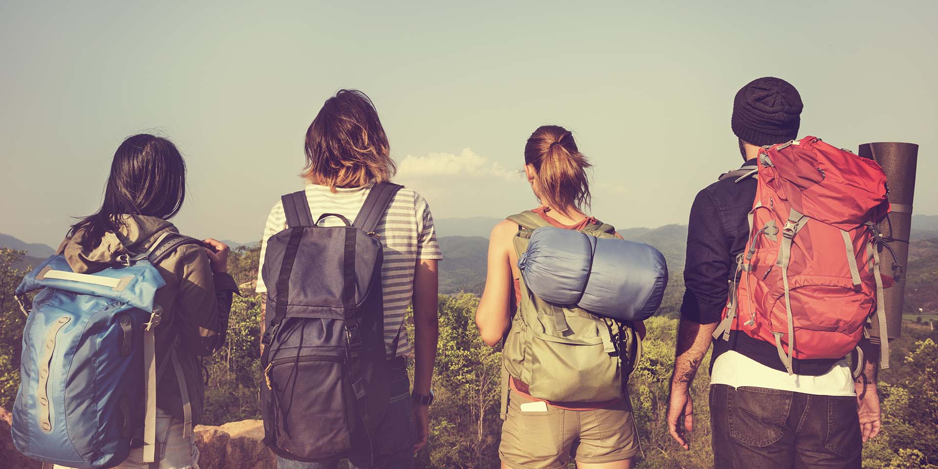 backpackers-getting-ready-for-travel